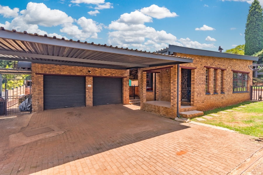5 Bedroom Property for Sale in Kenmare Gauteng