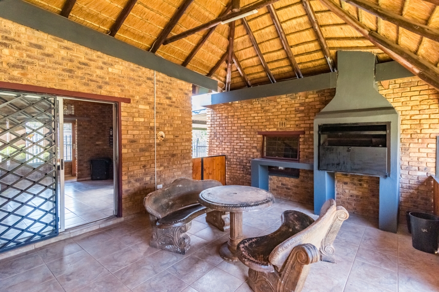 5 Bedroom Property for Sale in Kenmare Gauteng