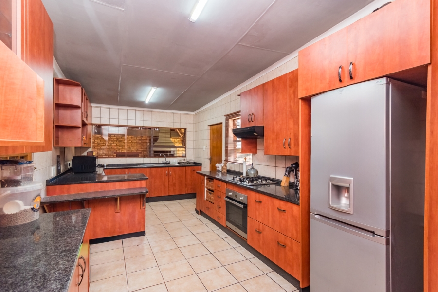 5 Bedroom Property for Sale in Kenmare Gauteng