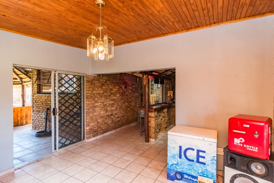 5 Bedroom Property for Sale in Kenmare Gauteng