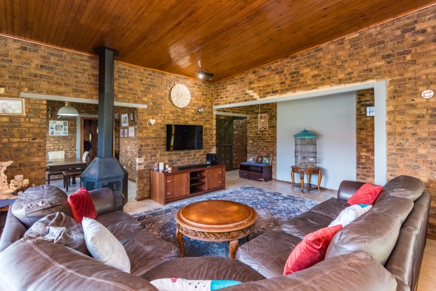 5 Bedroom Property for Sale in Kenmare Gauteng