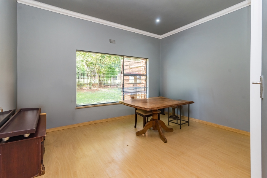 5 Bedroom Property for Sale in Kenmare Gauteng