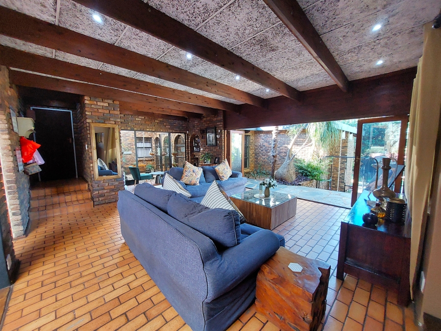 5 Bedroom Property for Sale in Erasmusrand Gauteng