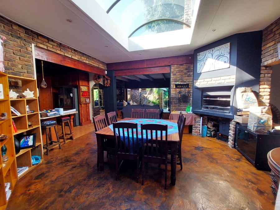 5 Bedroom Property for Sale in Erasmusrand Gauteng