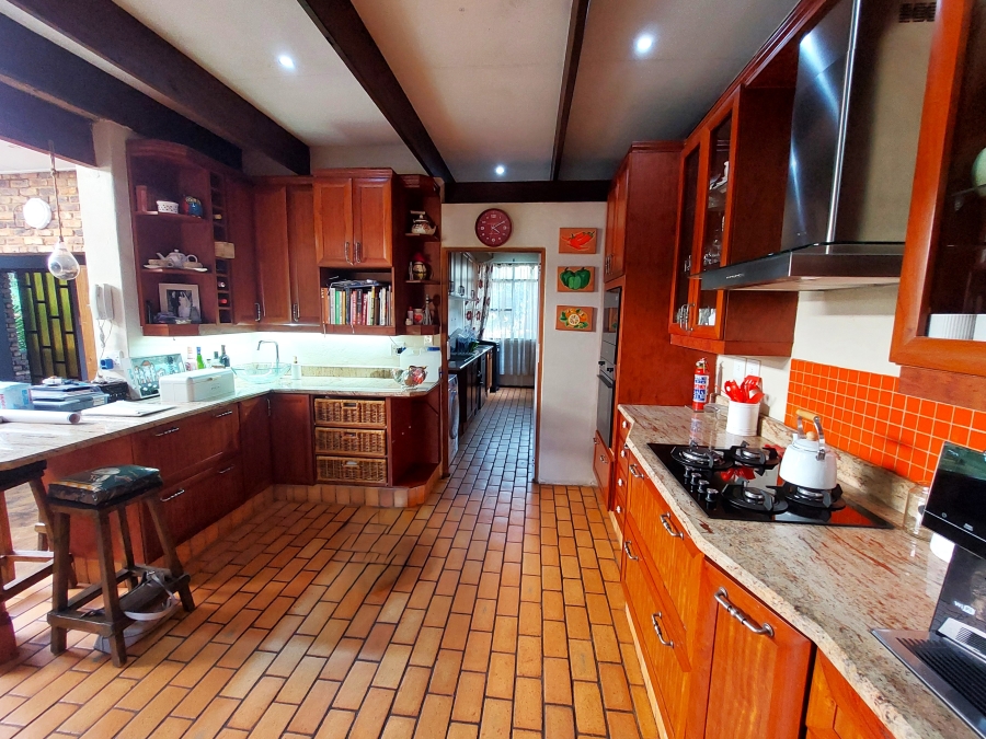 5 Bedroom Property for Sale in Erasmusrand Gauteng