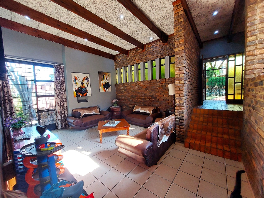 5 Bedroom Property for Sale in Erasmusrand Gauteng