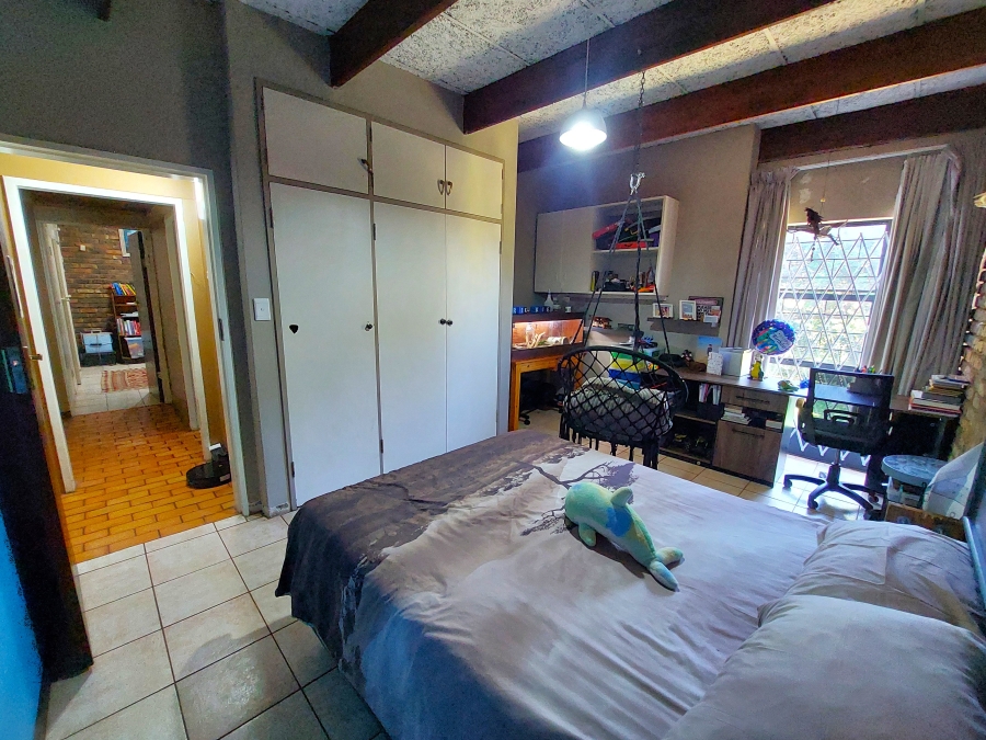 5 Bedroom Property for Sale in Erasmusrand Gauteng