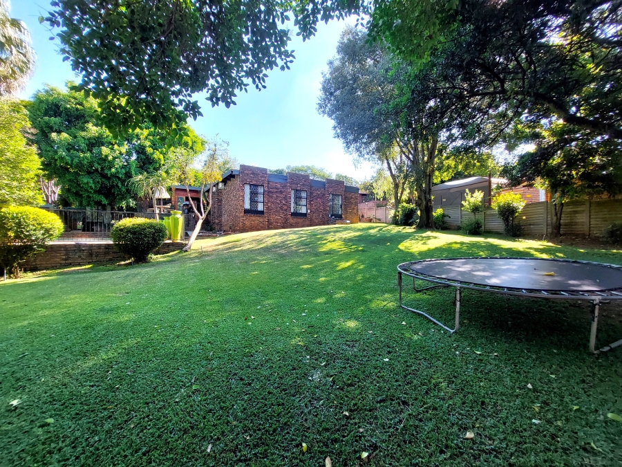 5 Bedroom Property for Sale in Erasmusrand Gauteng