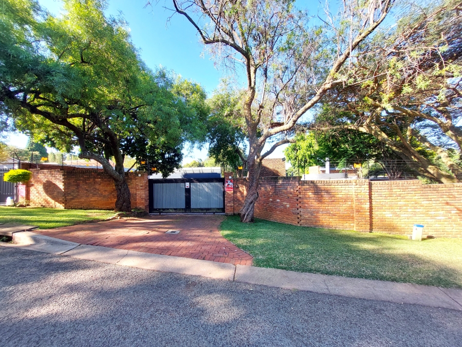 5 Bedroom Property for Sale in Erasmusrand Gauteng