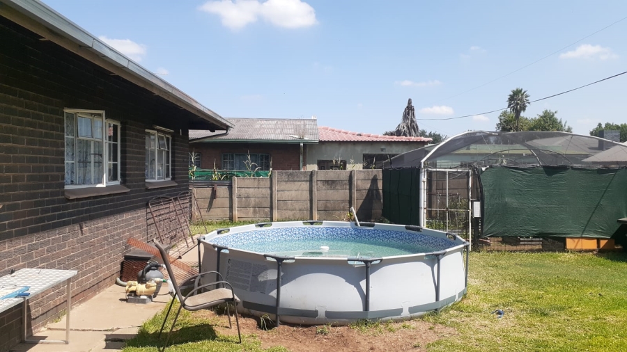 5 Bedroom Property for Sale in Vanderbijlpark CW 5 Gauteng