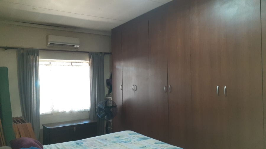 5 Bedroom Property for Sale in Vanderbijlpark CW 5 Gauteng