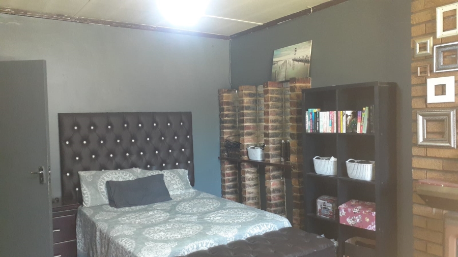 5 Bedroom Property for Sale in Vanderbijlpark CW 5 Gauteng