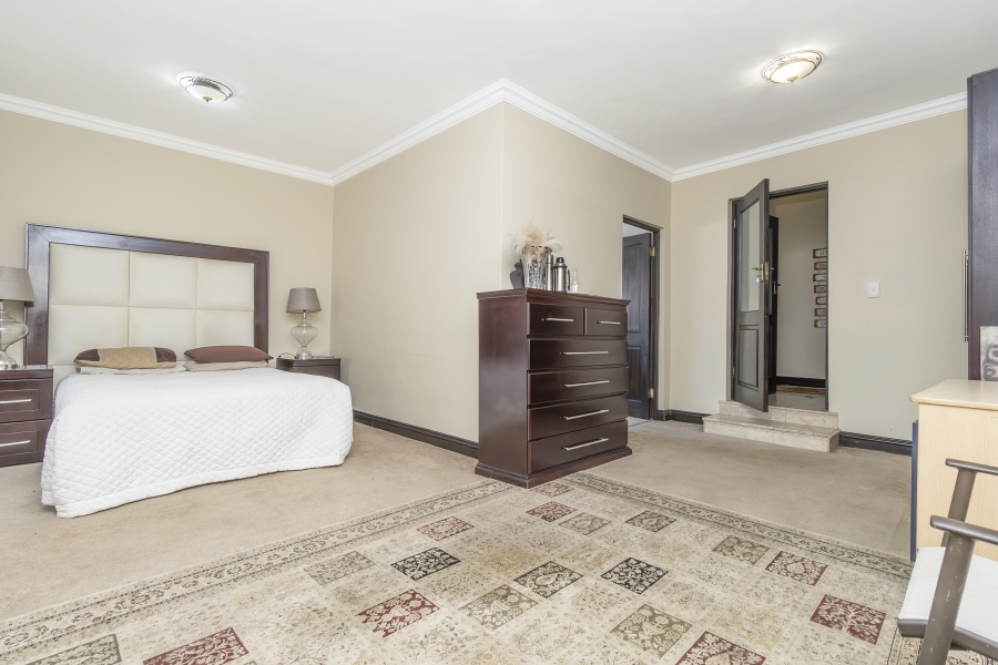 6 Bedroom Property for Sale in Bryanston Gauteng