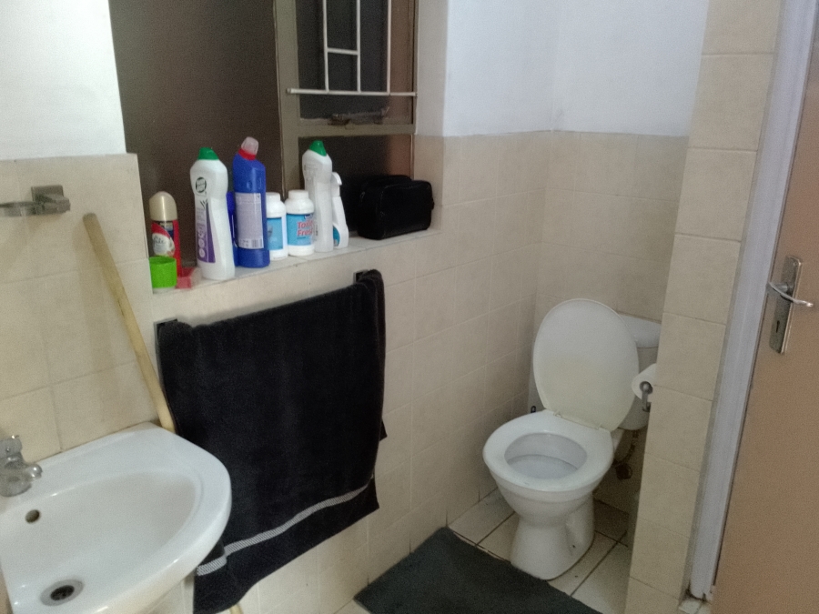1 Bedroom Property for Sale in Vanderbijlpark CW 5 Gauteng