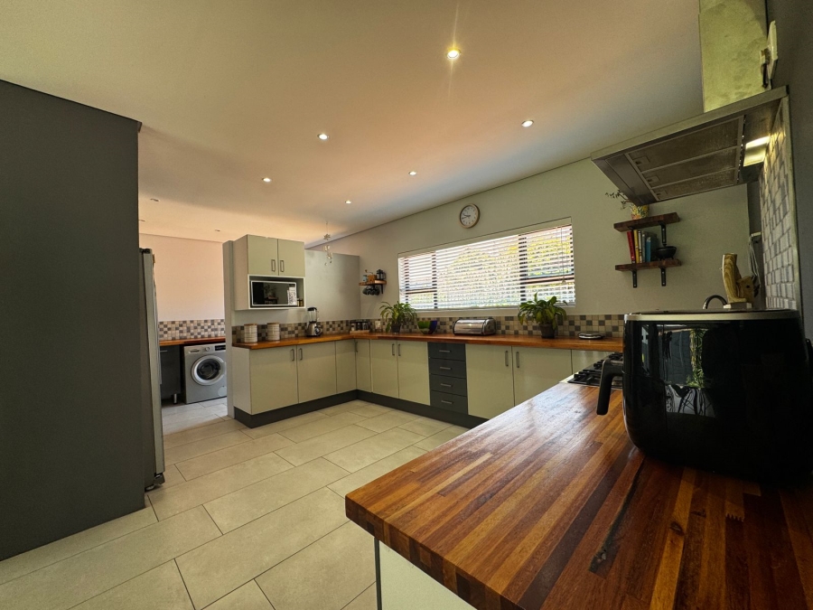 3 Bedroom Property for Sale in Brackenhurst Gauteng