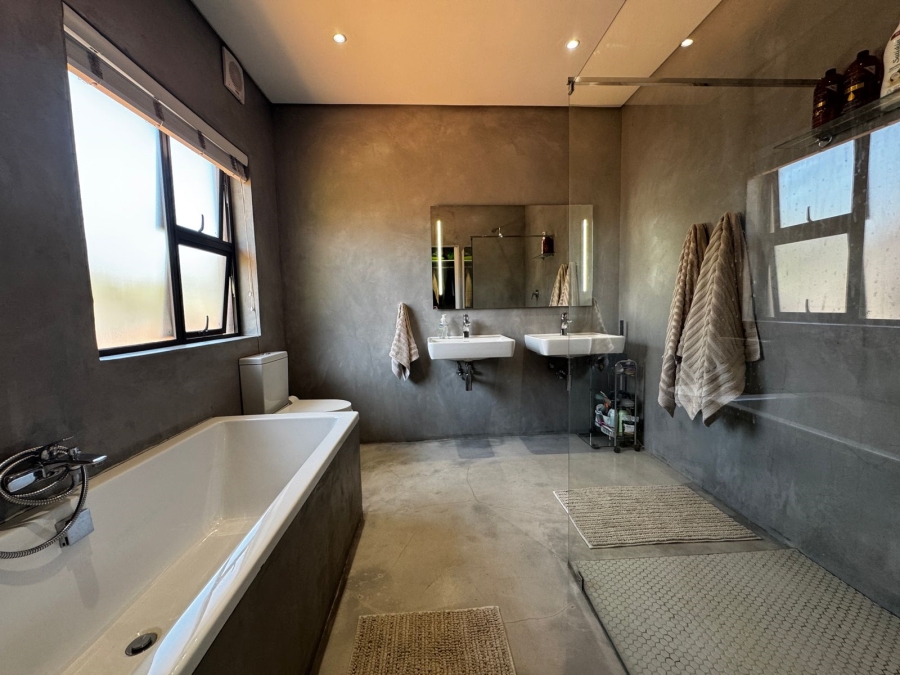 3 Bedroom Property for Sale in Brackenhurst Gauteng