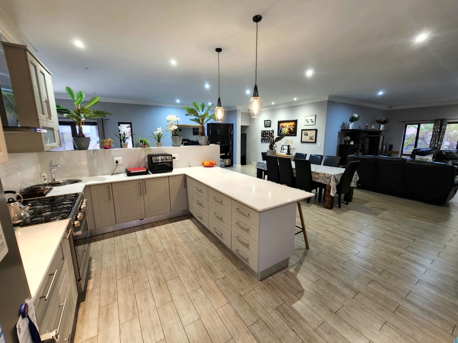 To Let 4 Bedroom Property for Rent in Pebble Rock Golf Village Gauteng