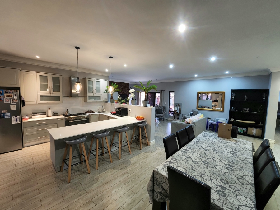 To Let 4 Bedroom Property for Rent in Pebble Rock Golf Village Gauteng