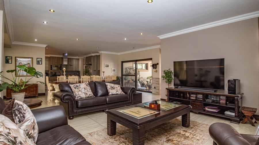 5 Bedroom Property for Sale in Sable Hills Gauteng