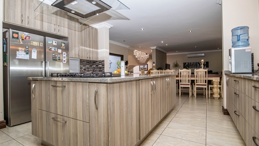 5 Bedroom Property for Sale in Sable Hills Gauteng