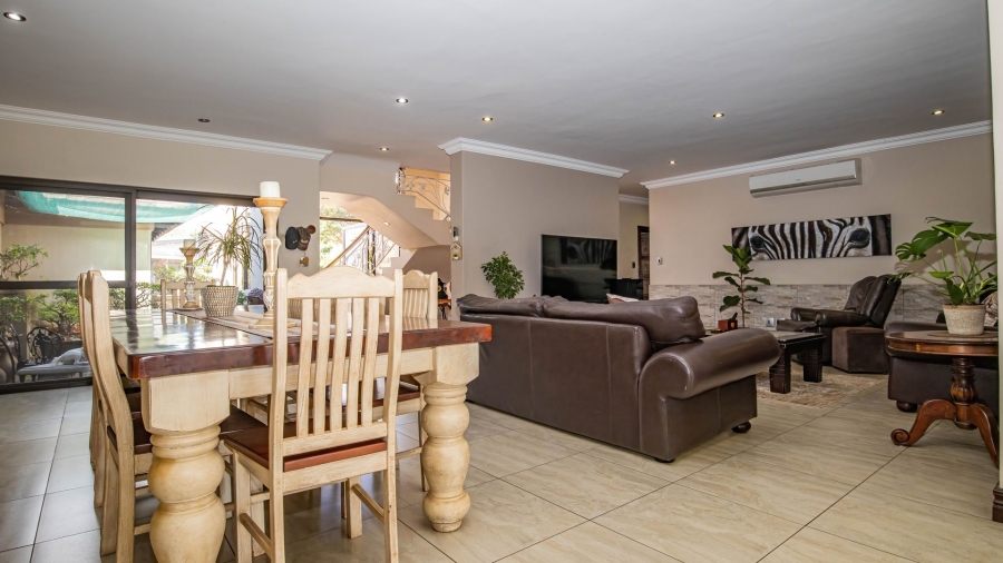 5 Bedroom Property for Sale in Sable Hills Gauteng