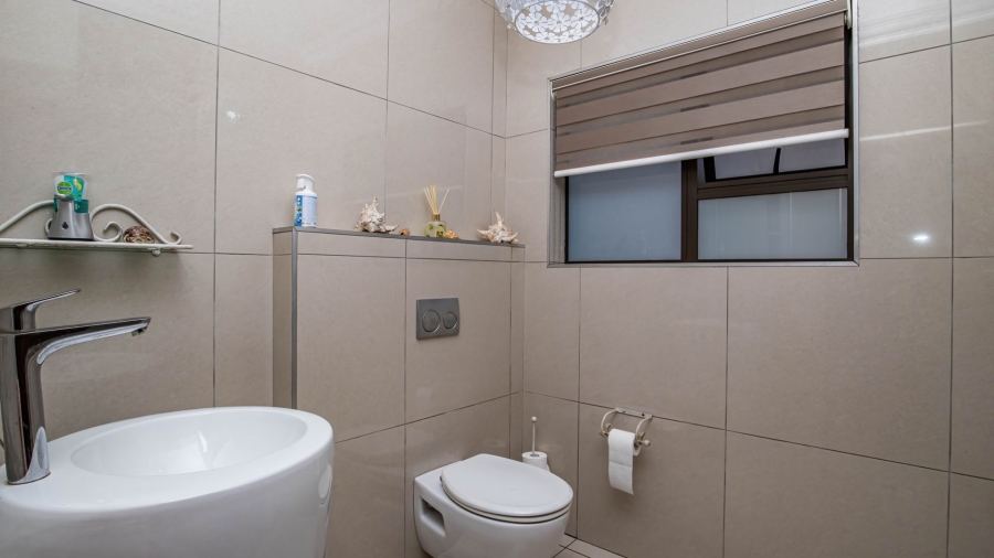 5 Bedroom Property for Sale in Sable Hills Gauteng