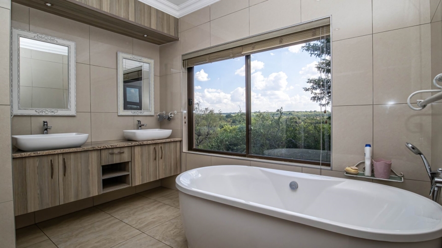 5 Bedroom Property for Sale in Sable Hills Gauteng