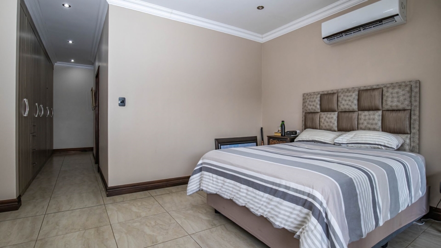 5 Bedroom Property for Sale in Sable Hills Gauteng