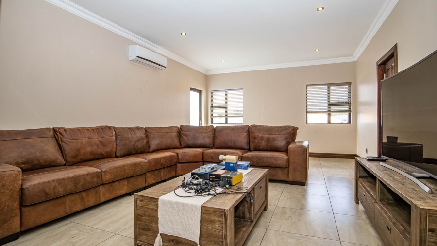 5 Bedroom Property for Sale in Sable Hills Gauteng