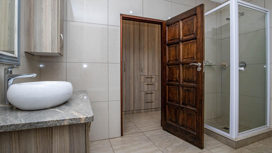 5 Bedroom Property for Sale in Sable Hills Gauteng