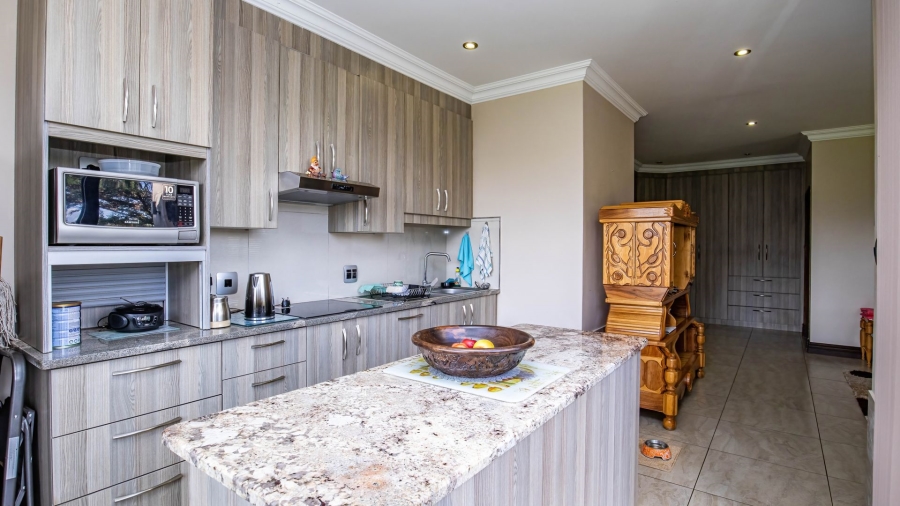 5 Bedroom Property for Sale in Sable Hills Gauteng