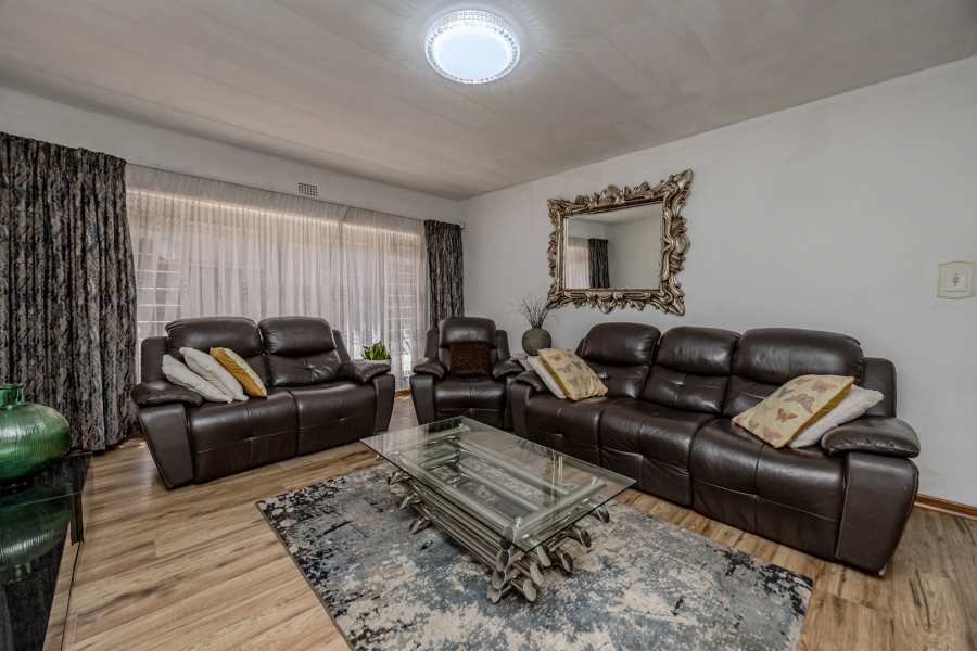 2 Bedroom Property for Sale in Princess A H Gauteng