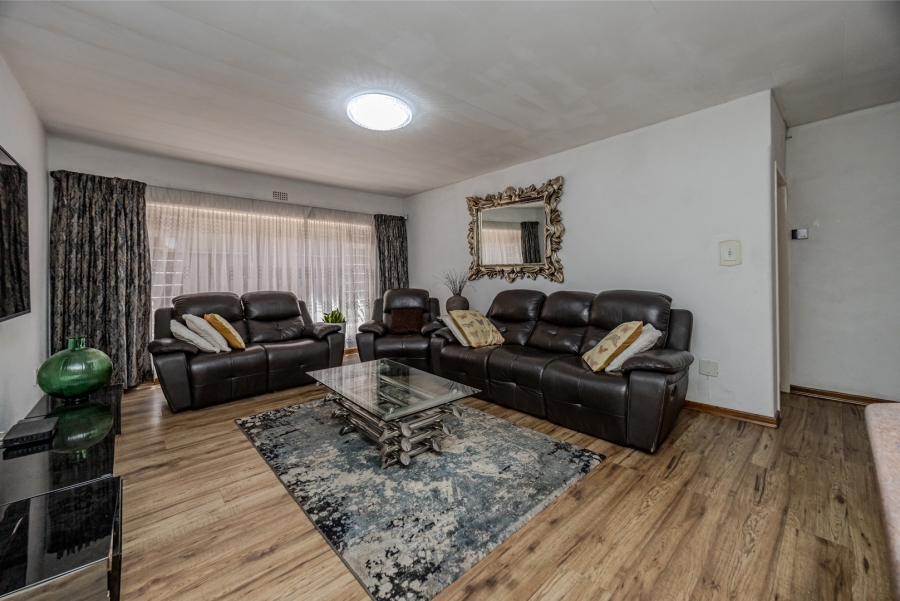 2 Bedroom Property for Sale in Princess A H Gauteng