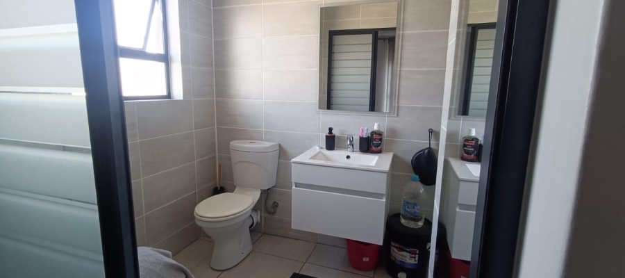 To Let 1 Bedroom Property for Rent in Waterfall Gauteng