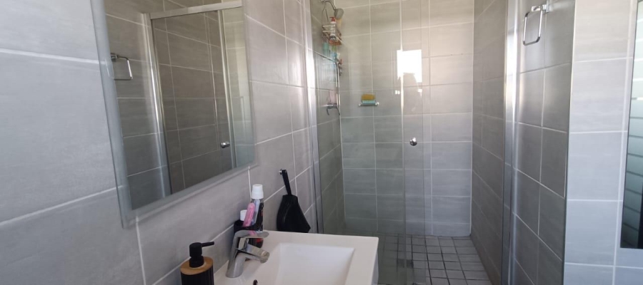 To Let 1 Bedroom Property for Rent in Waterfall Gauteng