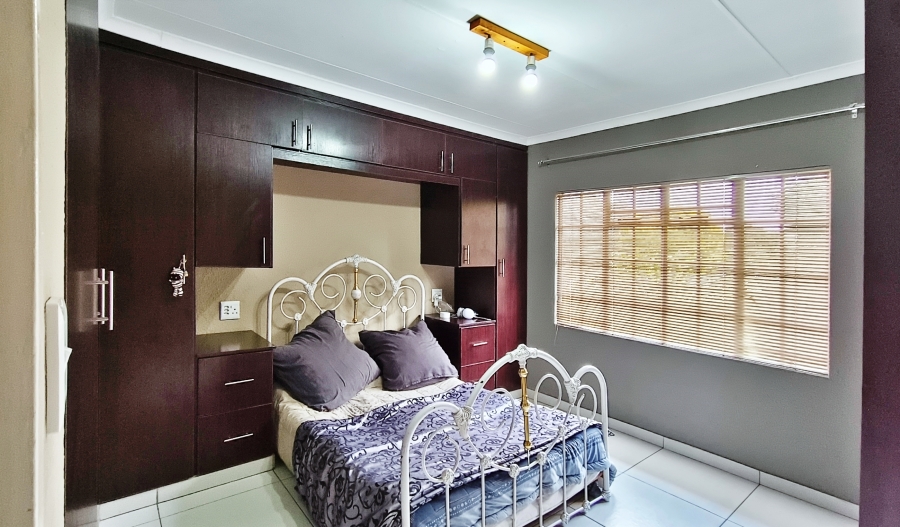 2 Bedroom Property for Sale in Beyers Park Gauteng