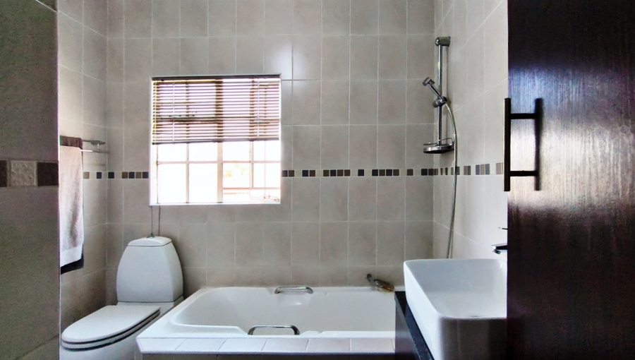 2 Bedroom Property for Sale in Beyers Park Gauteng