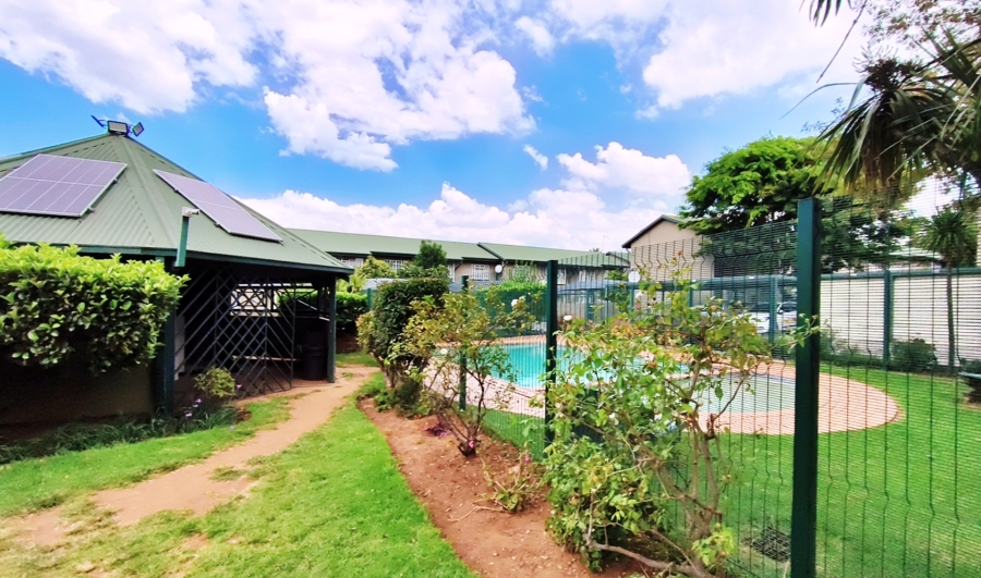 2 Bedroom Property for Sale in Beyers Park Gauteng