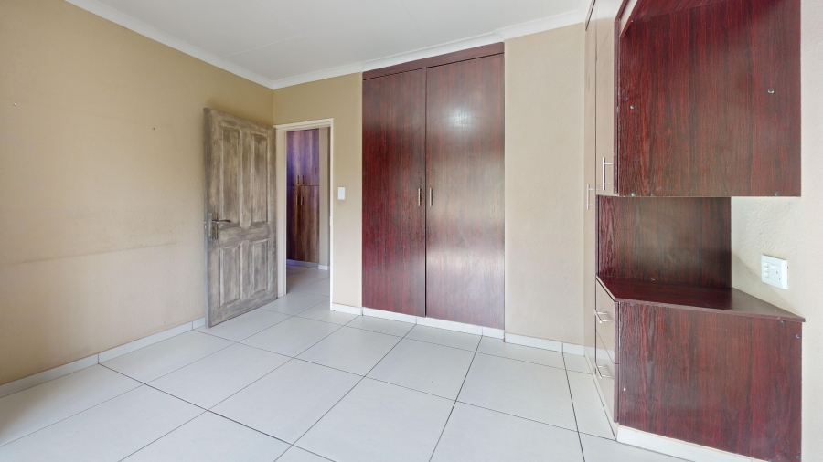 2 Bedroom Property for Sale in Beyers Park Gauteng