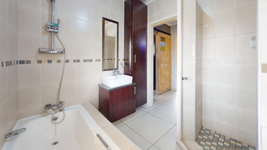 2 Bedroom Property for Sale in Beyers Park Gauteng