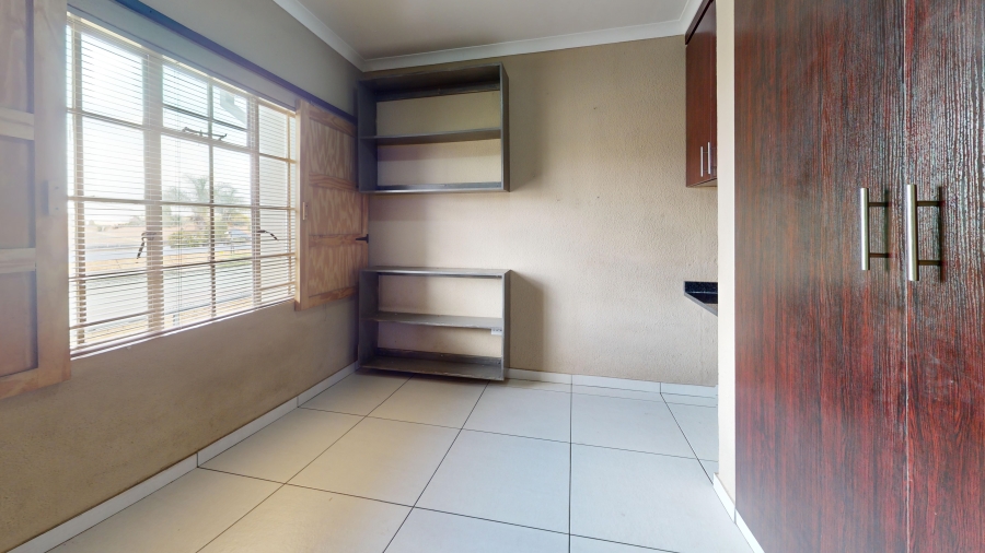 2 Bedroom Property for Sale in Beyers Park Gauteng