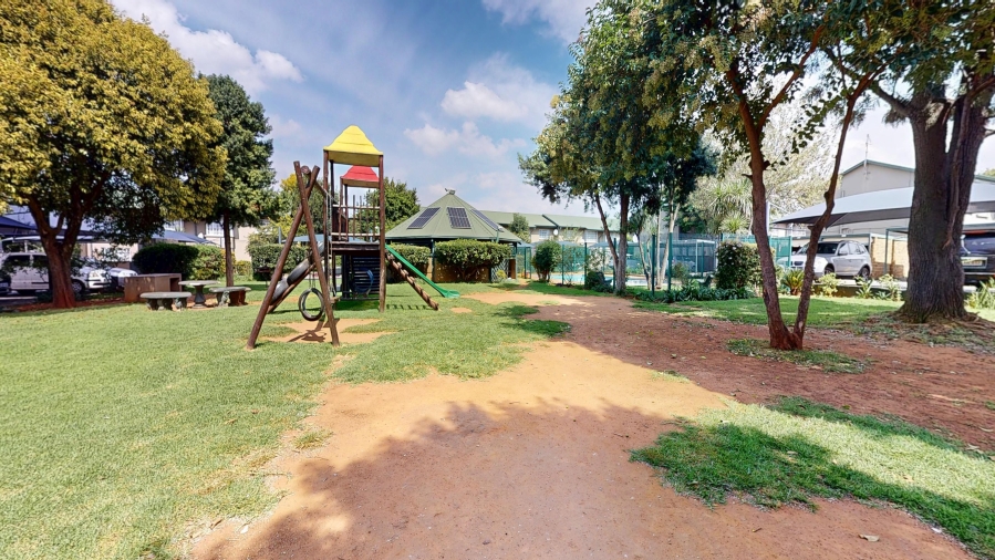 2 Bedroom Property for Sale in Beyers Park Gauteng