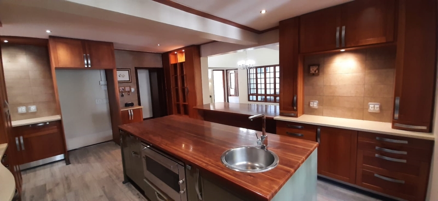 To Let 4 Bedroom Property for Rent in Waterkloof Gauteng