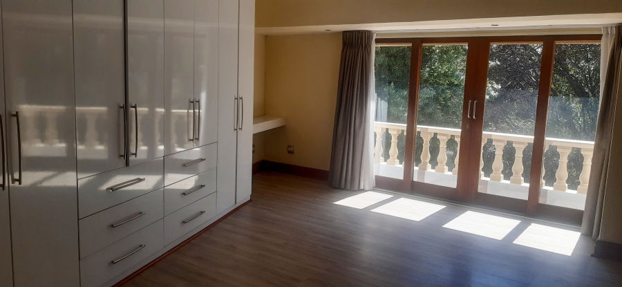 To Let 4 Bedroom Property for Rent in Waterkloof Gauteng