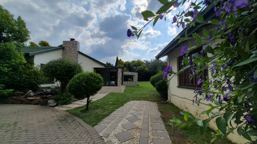 To Let 5 Bedroom Property for Rent in Eastleigh Ridge Gauteng