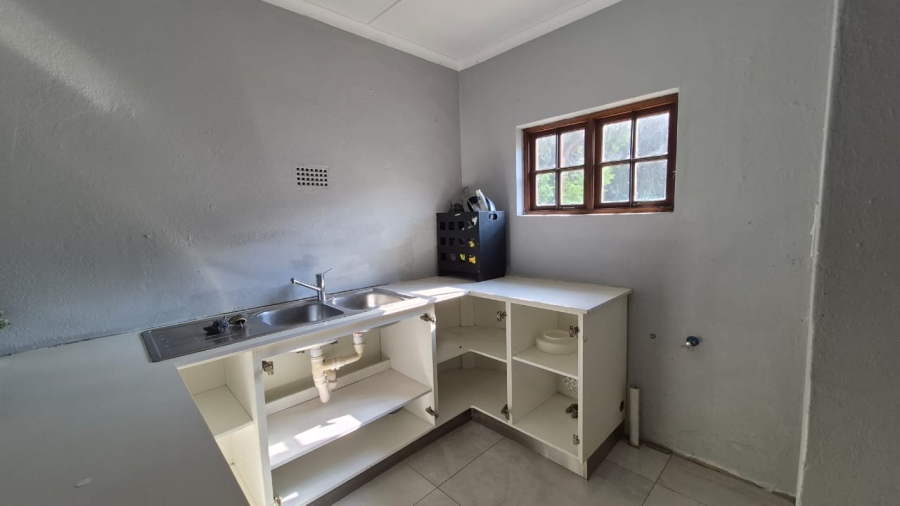 To Let 5 Bedroom Property for Rent in Eastleigh Ridge Gauteng