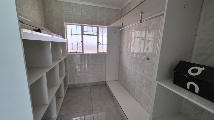 To Let 5 Bedroom Property for Rent in Eastleigh Ridge Gauteng