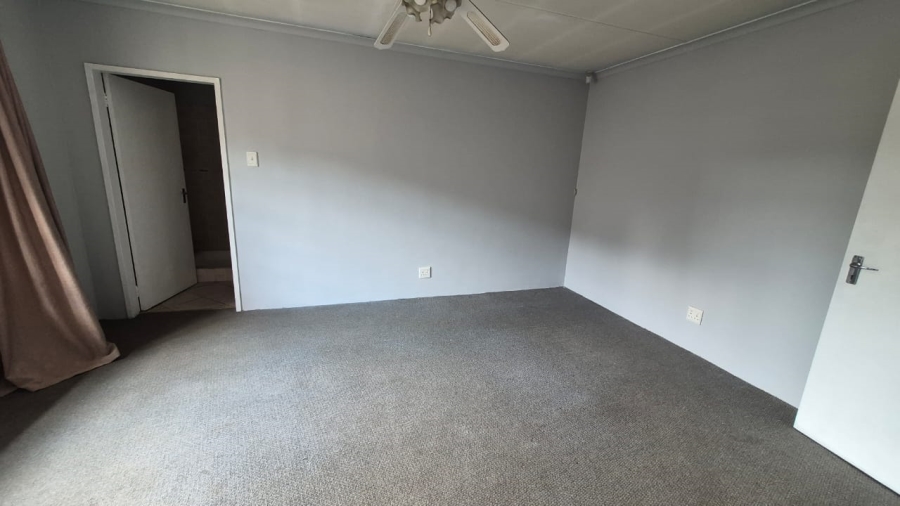 To Let 5 Bedroom Property for Rent in Eastleigh Ridge Gauteng