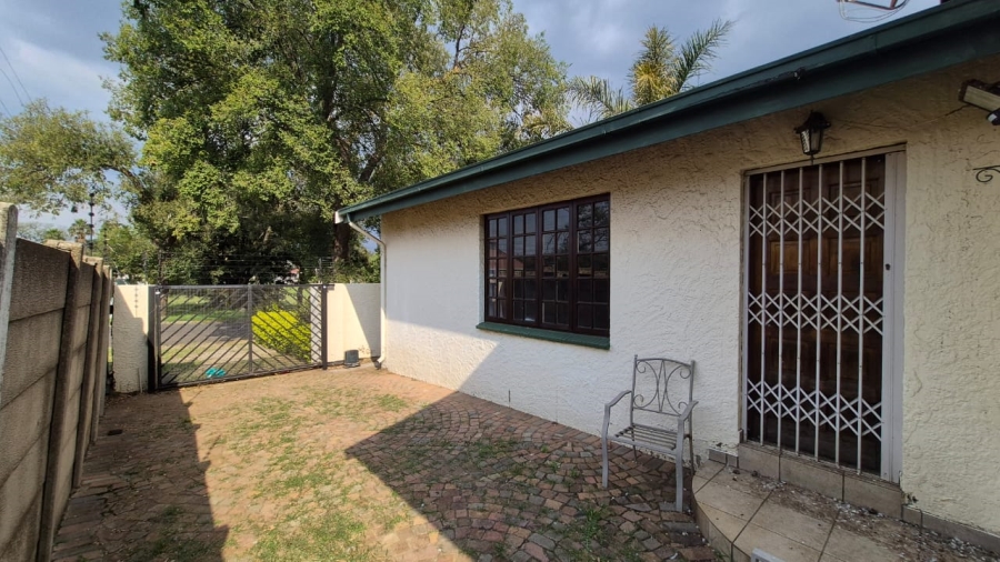 To Let 5 Bedroom Property for Rent in Eastleigh Ridge Gauteng