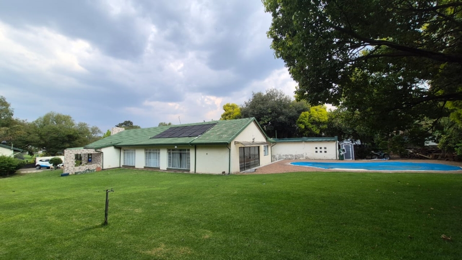 To Let 5 Bedroom Property for Rent in Eastleigh Ridge Gauteng